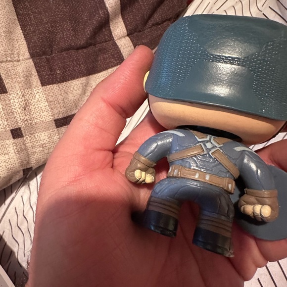 Captain America winter soldier Funko pop - Picture 3 of 3